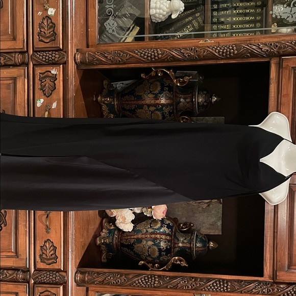 Cushnie Dresses & Skirts - Elegant Black Gown